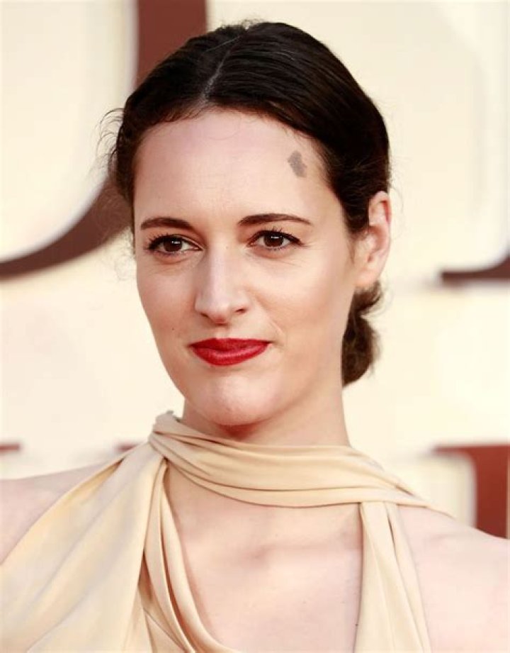 Phoebe Waller-Bridge Biography, Age, Height, Husband, Net Worth, Family