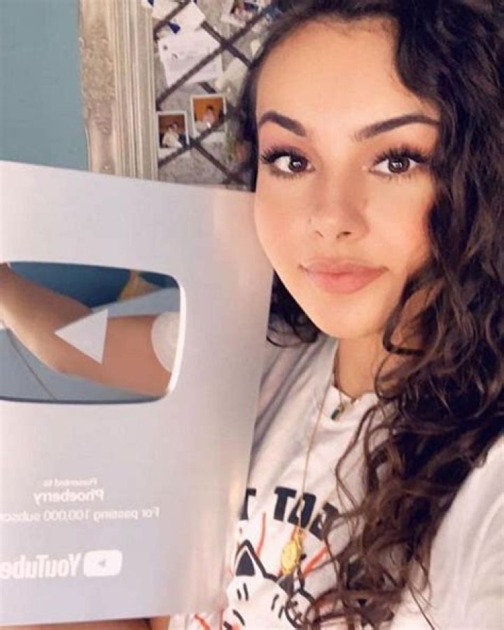 Phoeberry Age | Wiki, Net worth, Bio, Height, Boyfriend