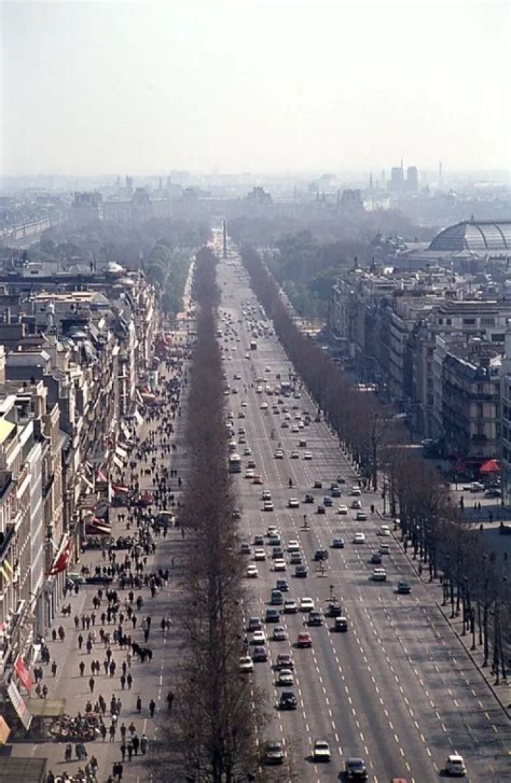 44 Spellbinding Pictures Of Paris In The 1960s
