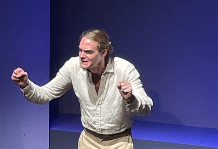 Pierce Wallace (TV Actor) - Age, Birthday, Bio, Facts, Family, Net Worth, Height & More