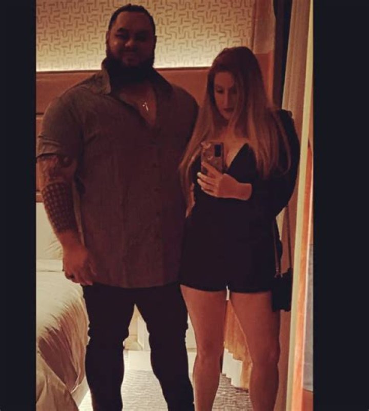 Rapper Action Bronson Net worth. Married, Wife, Daughter 2022.