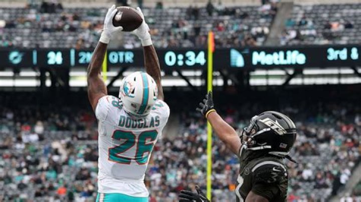 Rasul Douglas Biography, Age, Height, Wife, Net Worth, Family