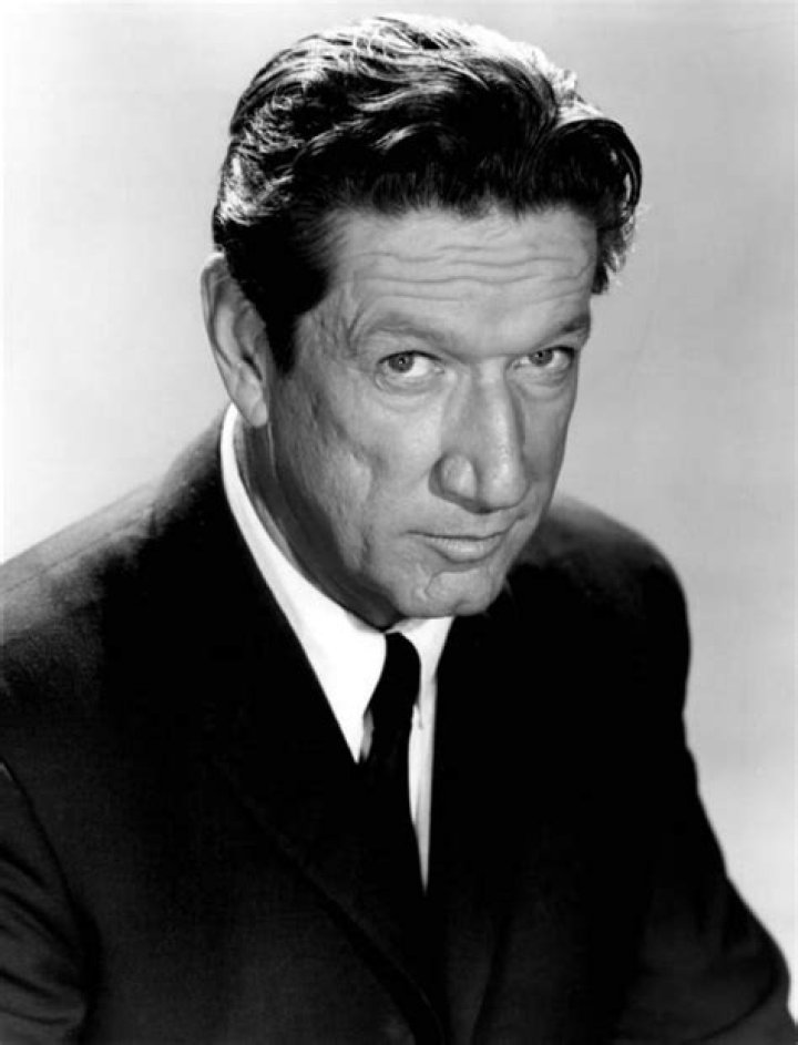 How tall was Richard Boone