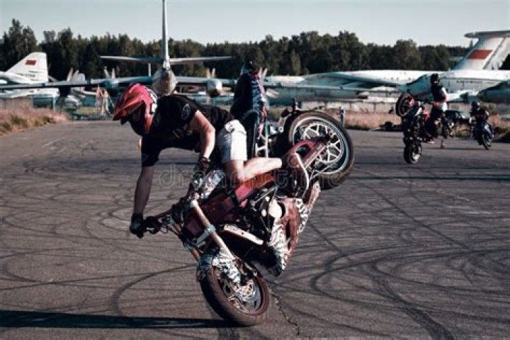 
Richard Thomas Almost Killed Himself While Doing His Own Motorbike Stunt 