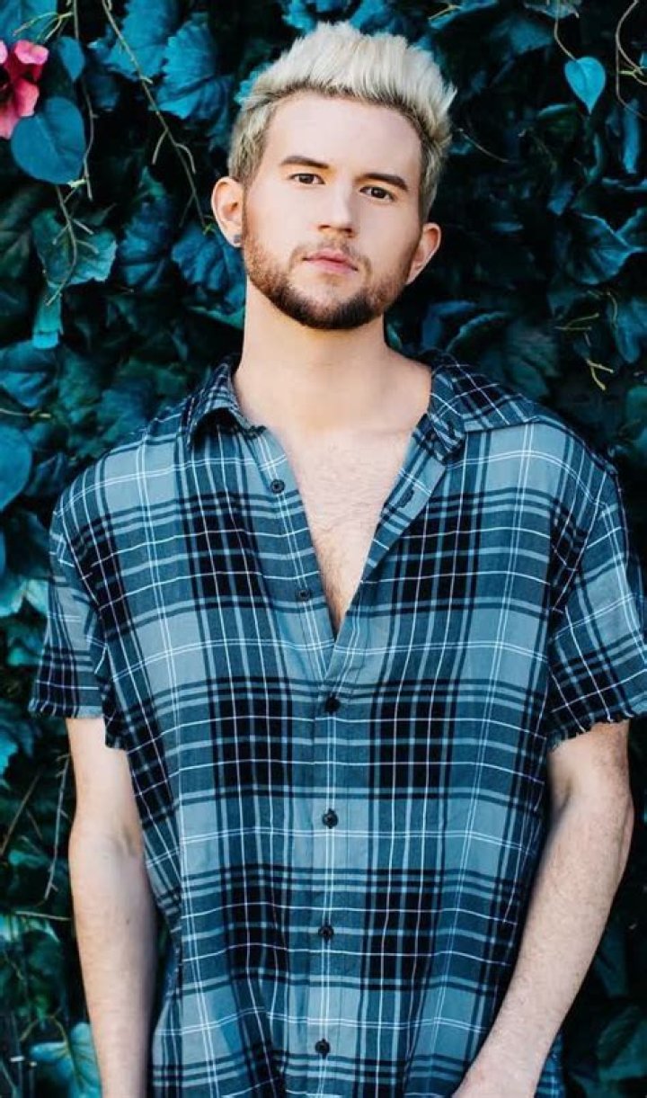 Ricky Dillon (YouTube Star) - Age, Birthday, Bio, Facts, Family, Net Worth, Height & More