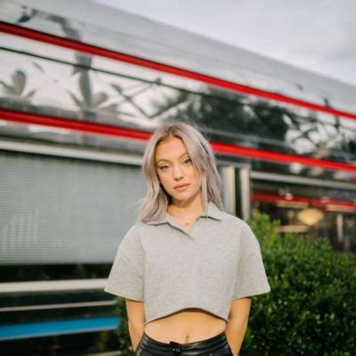 
Riley Hubatka Was Accused Of Using A Small Business For Free Products 