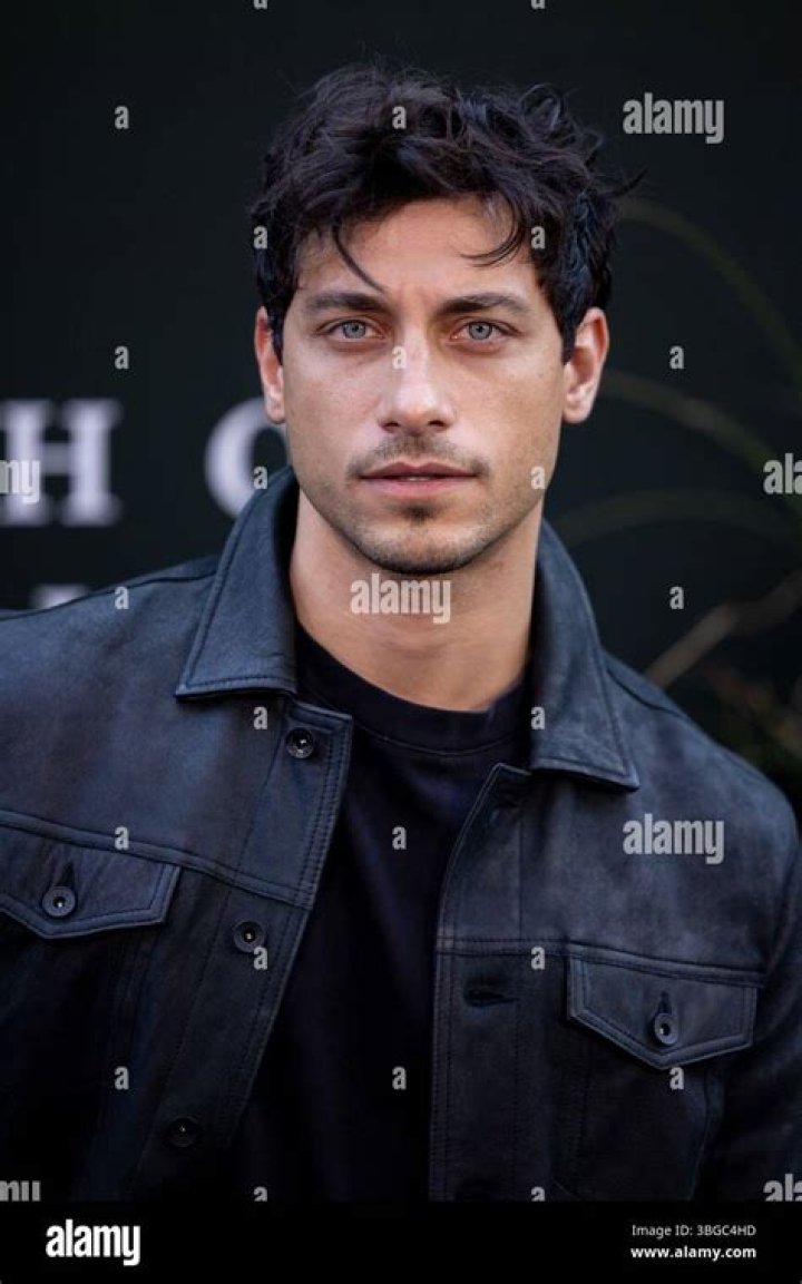 Rob Raco (TV Actor) - Age, Birthday, Bio, Facts, Family, Net Worth, Height & More