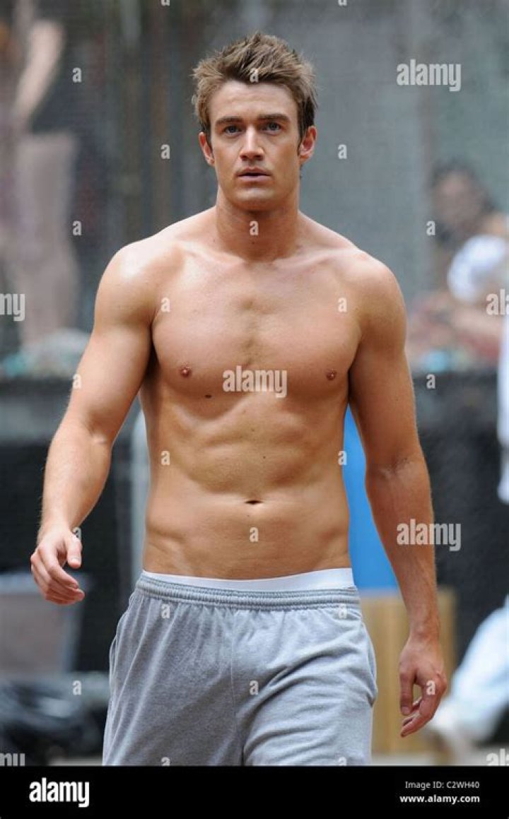 Robert Buckley Biography, Age, Height, Wife, Net Worth, Family