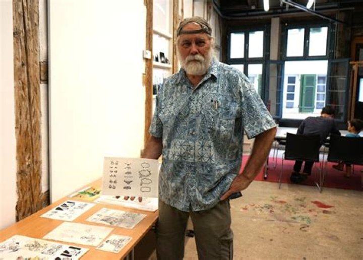 Robin Broadfoot (YouTube Star) - Age, Birthday, Bio, Facts, Family, Net Worth, Height & More