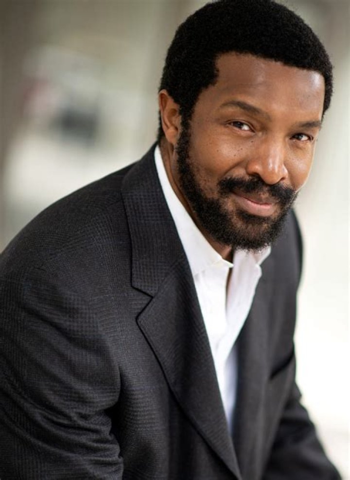 Roger Cross Biography, Age, Height, Wife, Net Worth, Family