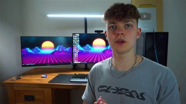 Samuel Snell (TikTok Star) - Age, Birthday, Bio, Facts, Family, Net Worth, Height & More