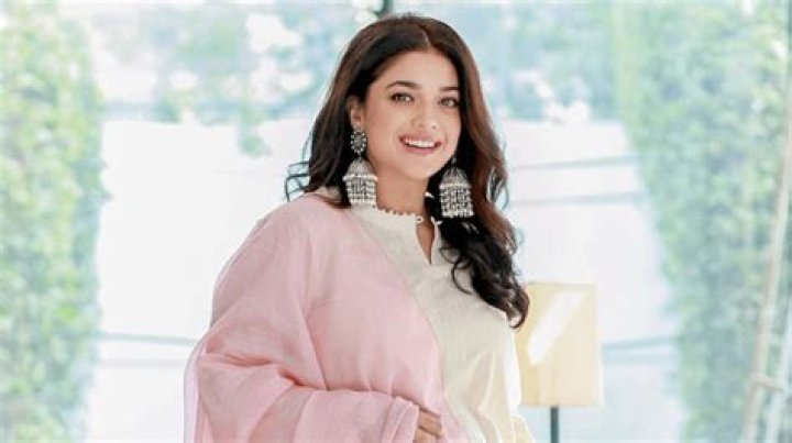 Sanam Jung Biography, Age, Height, Husband, Net Worth, Family