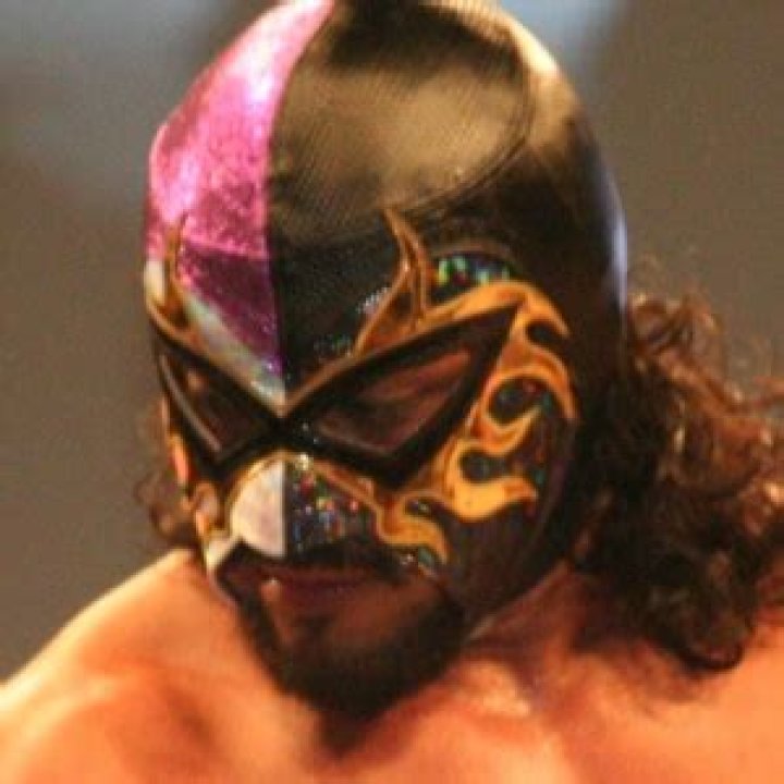 Santos Escobar (Wrestler) - Age, Birthday, Bio, Facts, Family, Net Worth, Height & More