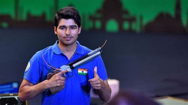 Saurabh Chaudhary Biography, Age, Height, Wife, Net Worth, Family
