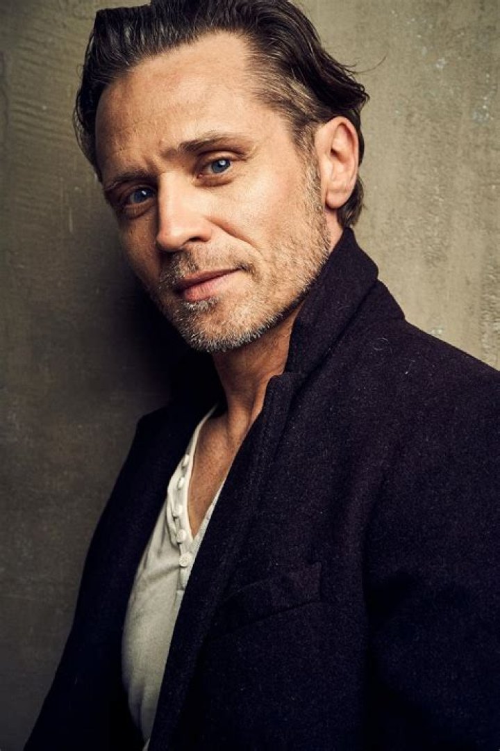 Seamus Dever Biography, Age, Height, Wife, Net Worth, Family