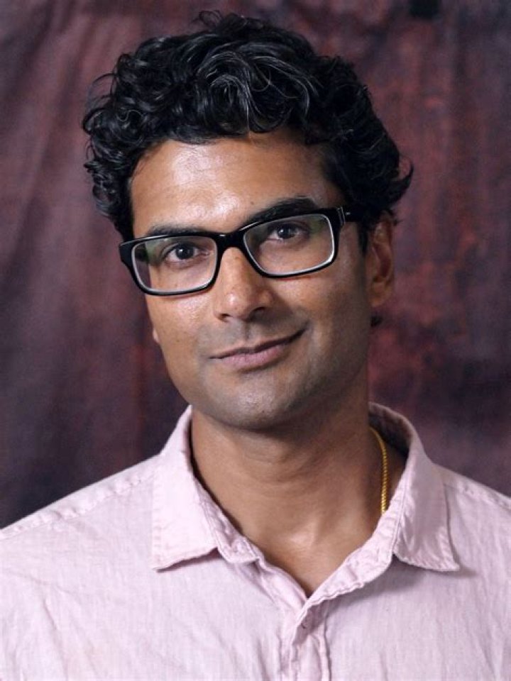 Sendhil Ramamurthy Biography, Age, Height, Wife, Net Worth, Family