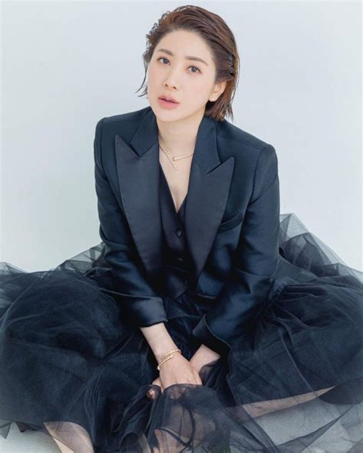 Seo In-young Biography, Age, Height, Husband, Net Worth, Family