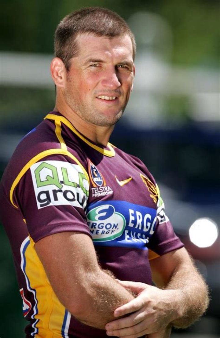 Shane Perry (Rugby Player) - Age, Birthday, Bio, Facts, Family, Net Worth, Height & More