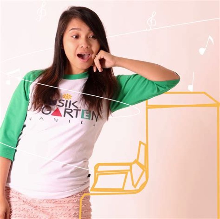 Shanta Marie Woolley (YouTube Star) - Age, Birthday, Bio, Facts, Family, Net Worth, Height & More