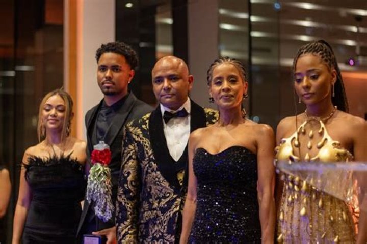 
Shantel VanSanten’s from “The Flash” Wiki: Husband, Married, Net Worth, Parents, Sister, Relationship 