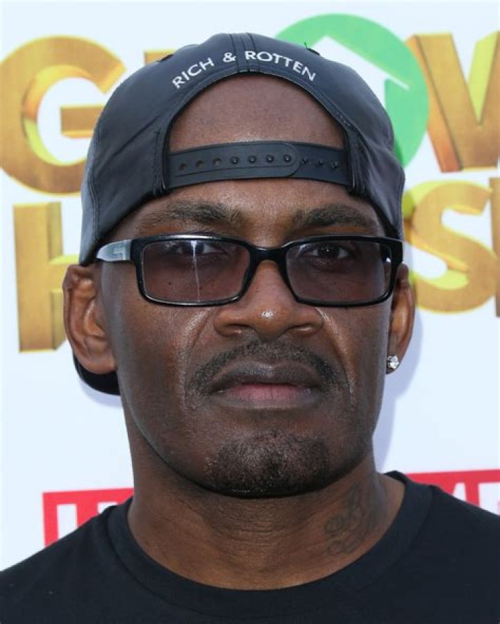 Shawn Fonteno (Voice Actor) - Age, Birthday, Bio, Facts, Family, Net Worth, Height & More