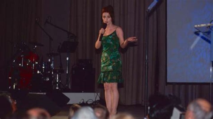 Sheena Easton (Pop Singer) - Age, Birthday, Bio, Facts, Family, Net Worth, Height & More