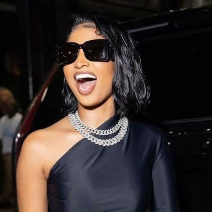 
Shenseea Spits Busta Rhymes Iconic “Look At Me” Verse With Ding Dong – Watch 