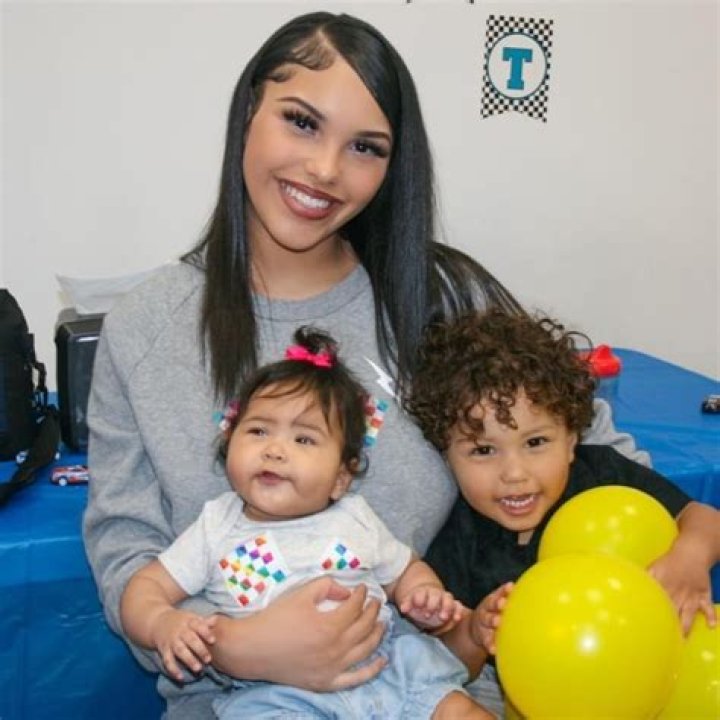 
Sierraslaays Abuse Height, Weight, Net Worth, Age, Birthday, Wikipedia, Who, Nationality, Biography 