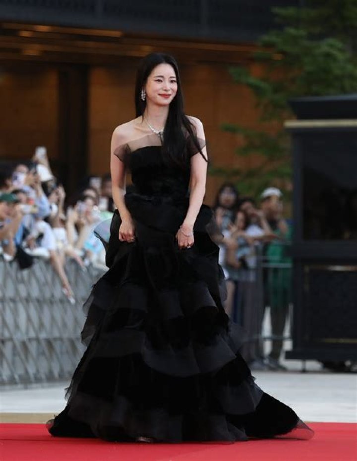 
Son Sang-yeon Height, Weight, Net Worth, Age, Birthday, Wikipedia, Who, Nationality, Biography 