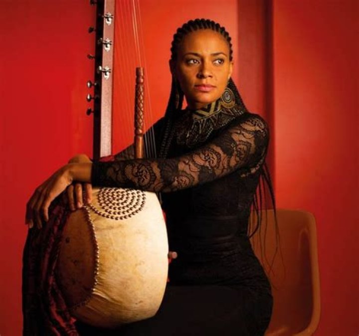 Sona Jobarteh Biography, Age, Height, Husband, Net Worth, Family