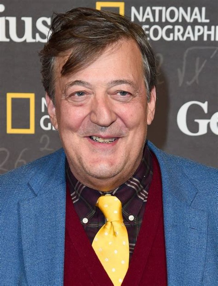Stephen Fry (Movie Actor) - Age, Birthday, Bio, Facts, Family, Net Worth, Height & More