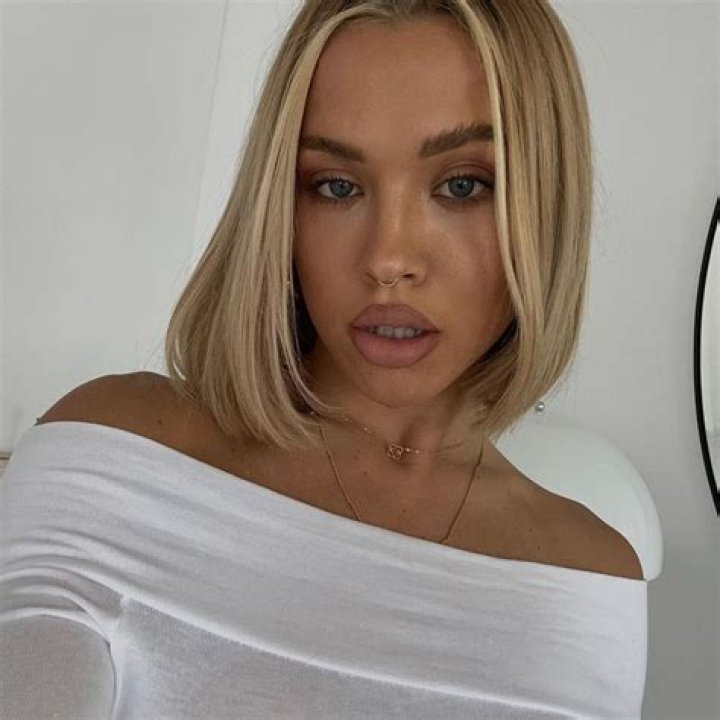Who is Tammy Hembrow? Wiki, Biography, Age, Husband, Height, Net worth, Kids, Family & More