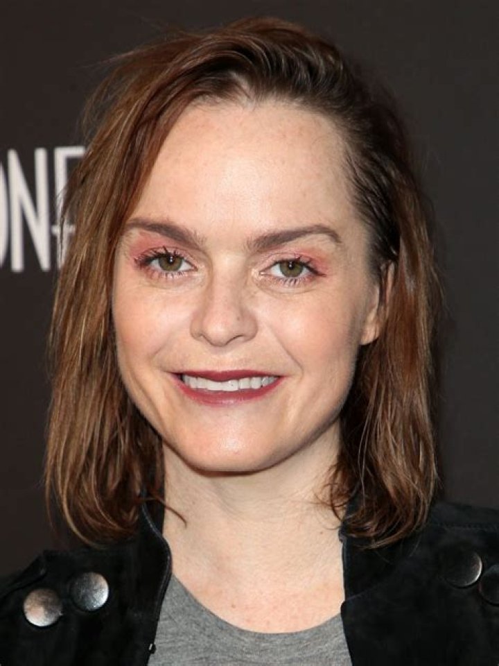 How tall is Taryn Manning