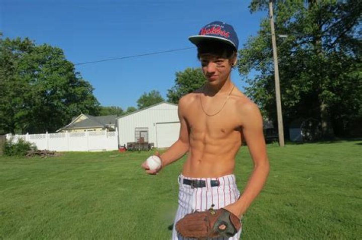 Taylor Caniff Biography, Age, Height, Wife, Net Worth, Family