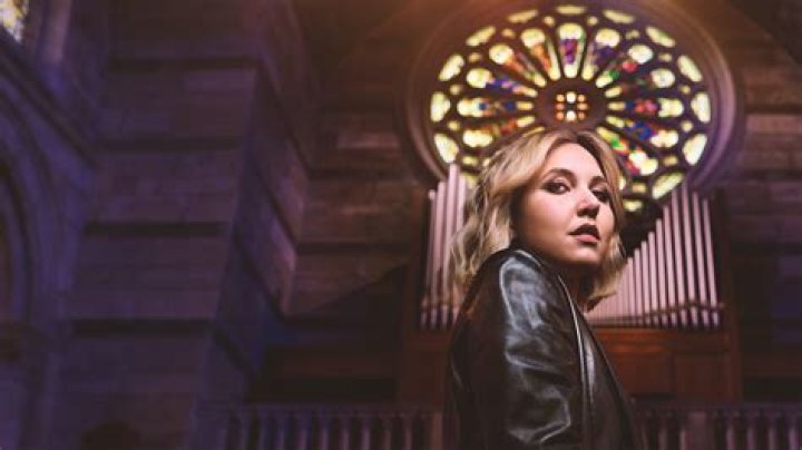 Taylor Tomlinson Biography, Age, Height, Wiki, Boyfriend, Parents, Siblings, Net Worth & More