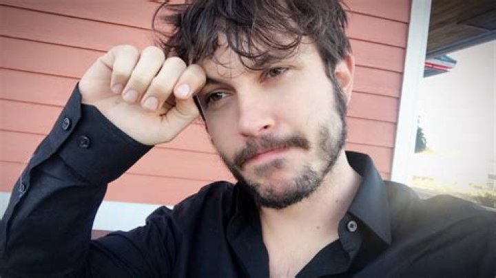 Toby Turner (YouTube Star) - Age, Birthday, Bio, Facts, Family, Net Worth, Height & More