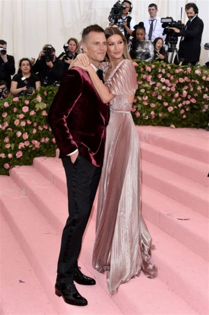 Tom Brady and Gisele Bündchen Can’t Keep Their Hands Off Each Other at the 2019 Met Gala