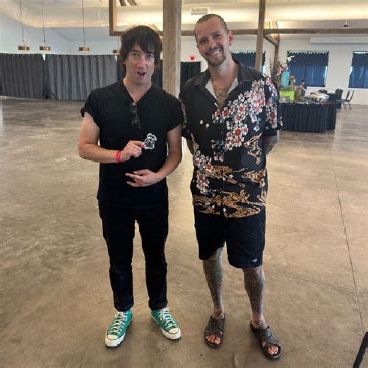 Tom Higgenson Biography, Age, Height, Husband, Net Worth, Family