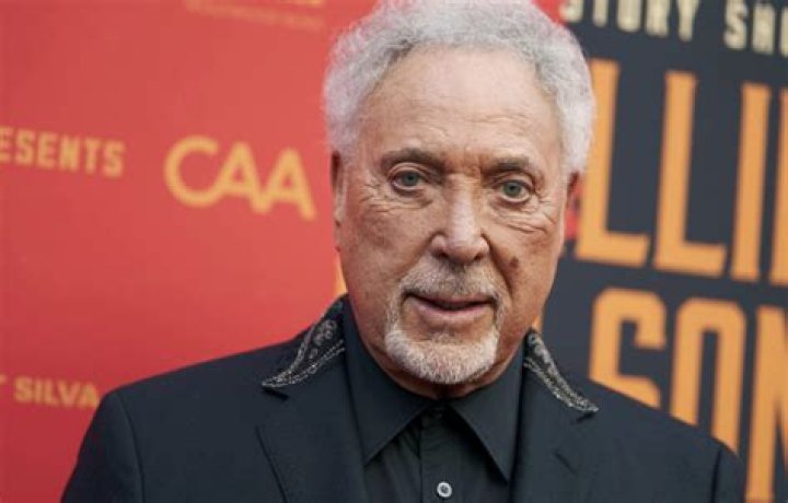 Tom Jones (Pop Singer) - Age, Birthday, Bio, Facts, Family, Net Worth, Height & More