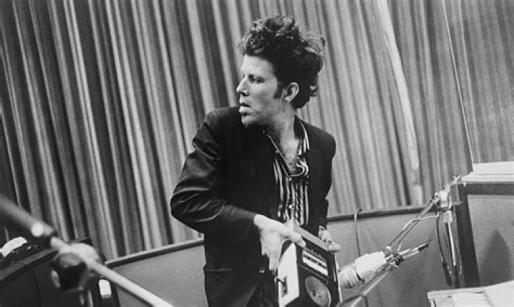 Tom Waits (Pop Singer) - Age, Birthday, Bio, Facts, Family, Net Worth, Height & More