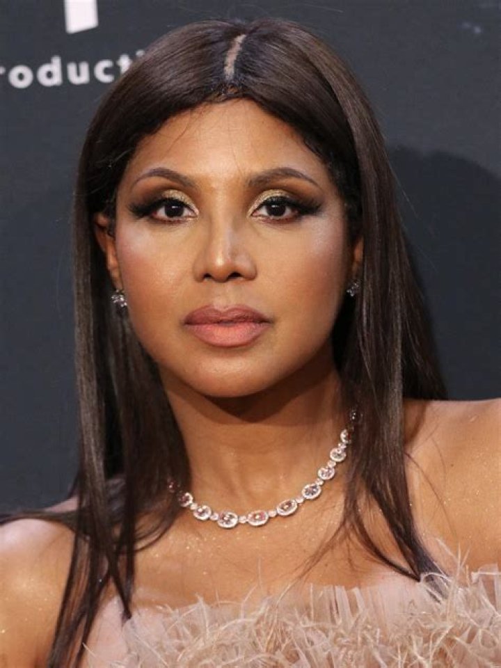 Toni Braxton (R&B Singer) - Age, Birthday, Bio, Facts, Family, Net Worth, Height & More