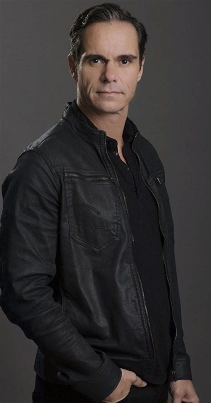 Tony Dalton Height, Weight, Net Worth, Age, Birthday, Wikipedia, Who, Nationality, Biography