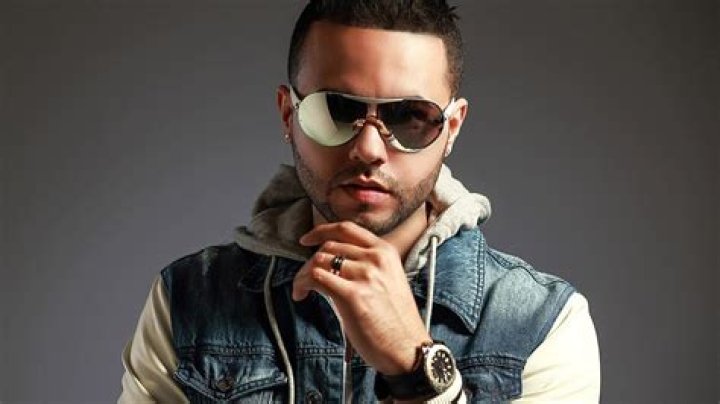 Tony Dize (Reggaeton Singer) - Age, Birthday, Bio, Facts, Family, Net Worth, Height & More