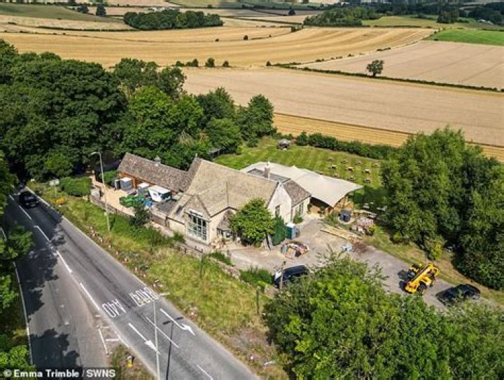 
Top Gear Presenter Jeremy Clarkson Opened Diddly Squat Restaurant On OxfordShire Farm 