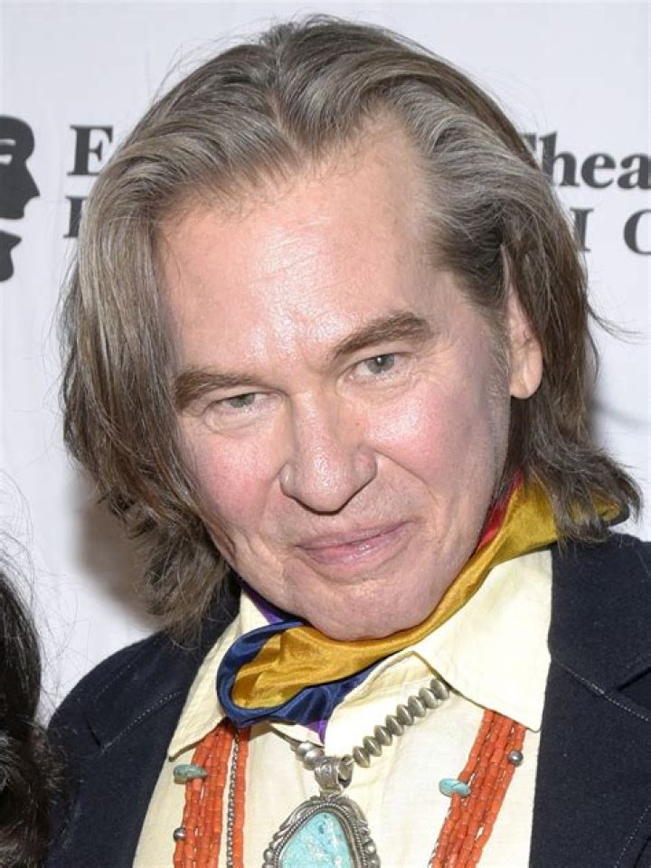 How tall is Val Kilmer