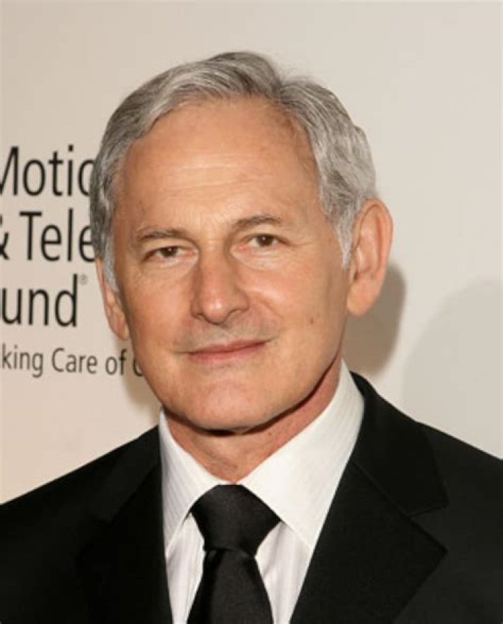 Victor Garber Biography, Age, Height, Wife, Net Worth, Family