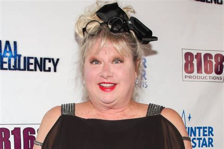 Victoria Jackson (Comedian) - Age, Birthday, Bio, Facts, Family, Net Worth, Height & More