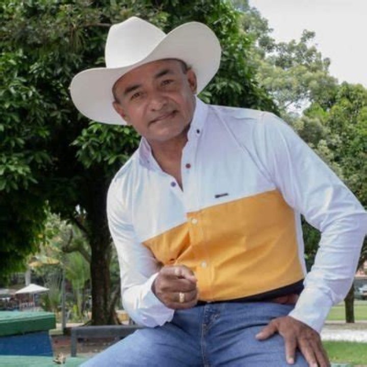 Vitico Castillo (World Music Singer) - Age, Birthday, Bio, Facts, Family, Net Worth, Height & More