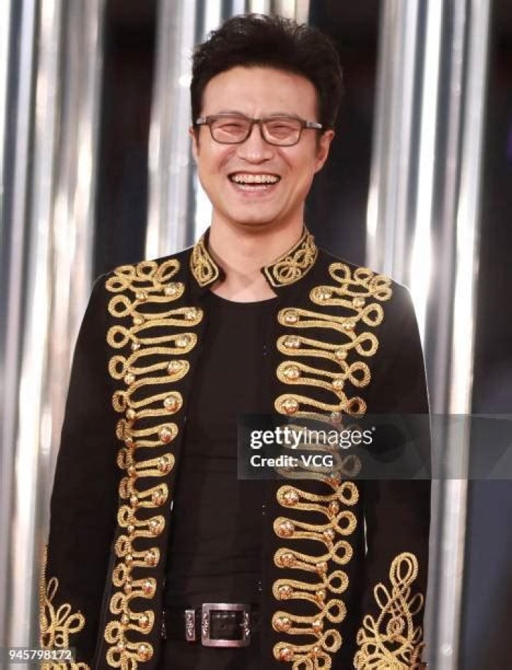 Wang Feng Biography, Age, Height, Wife, Net Worth, Family