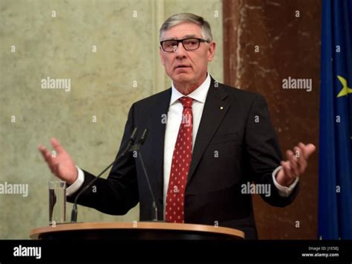 Wayne M. Perry Biography, Age, Height, Wife, Net Worth, Family